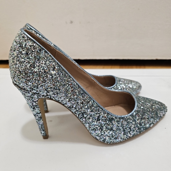 NEW LOOK SEQUENCE HEELS - Picture 2 of 4